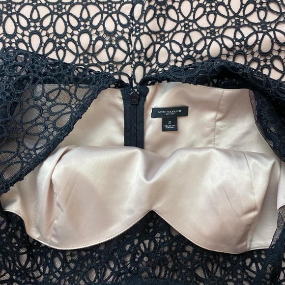 ANN TAYLOR Black Lace Overlay Sheath Dress | Size 2 - Picture 11 of 16